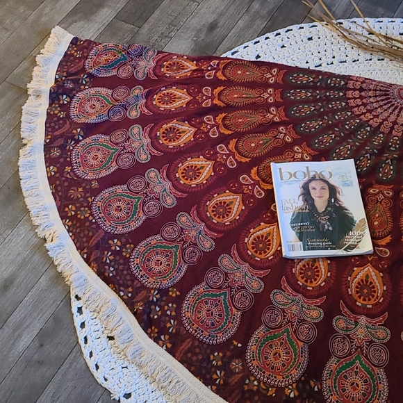 NWOT BO HO WALL ART, TABLE CLOTH, BED THROW, MULTI - Picture 4 of 16